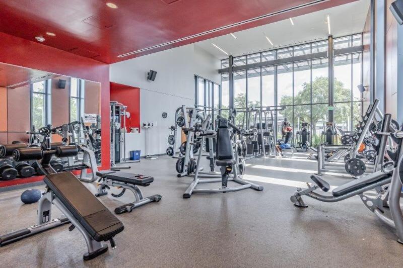 Htx Gym Fast Wi-fi Free Parking 5 Houston